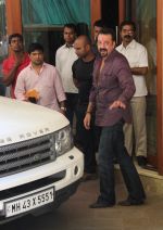 Sanjay Dutt returns to jail on 21st March 2014
